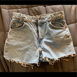 VINTAGE LEVI SHORTS